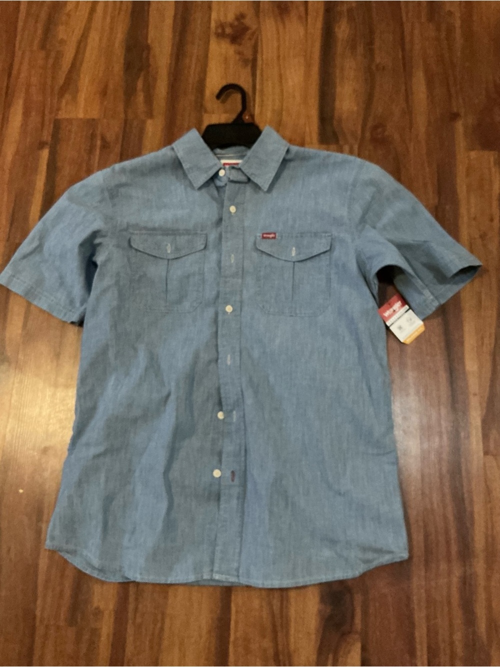 Wrangler Men's Short-Sleeve Chambray Shirt - Blue medium